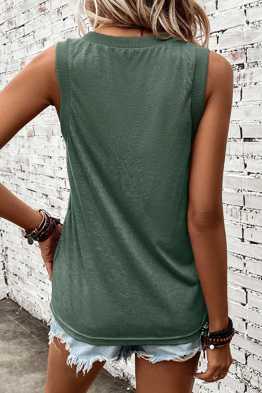 Camiseta sin mangas con cuello en V y bandera de EE. UU.