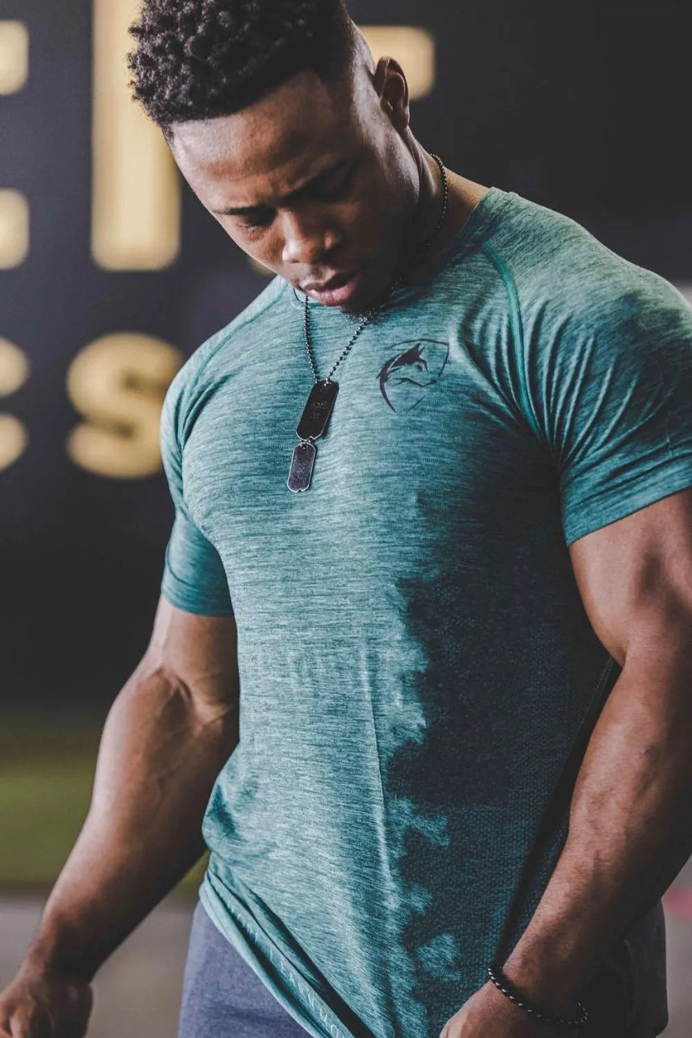 Camiseta de manga corta y cuello redondo de talla grande para hombre