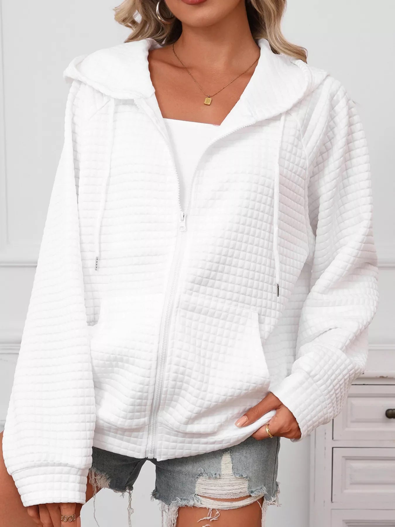 Chaqueta con capucha y cremallera, acolchada con textura, talla grande