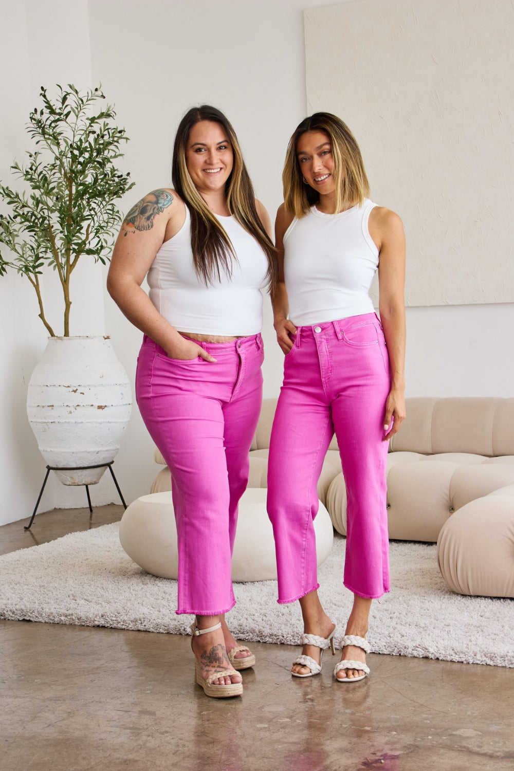 RFM Crop Chloe Jeans Talle Alto con Control de Abdomen y Bajo Deshilachado