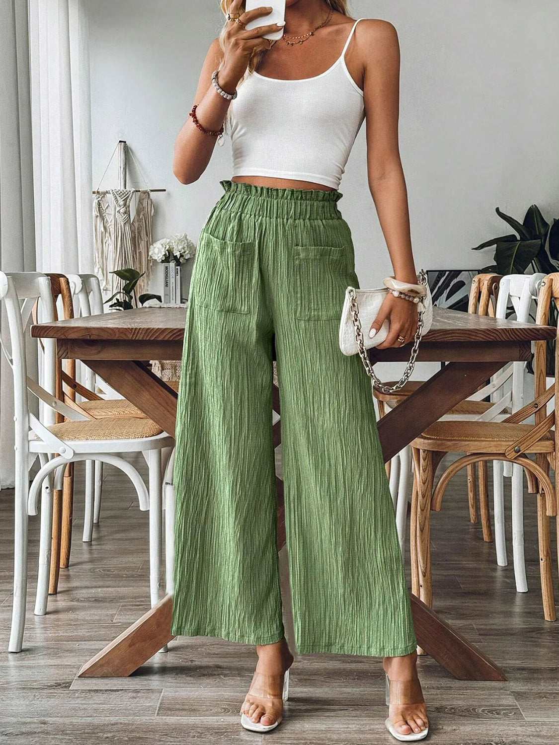 Pantalones de pernera ancha con cintura elástica y bolsillos