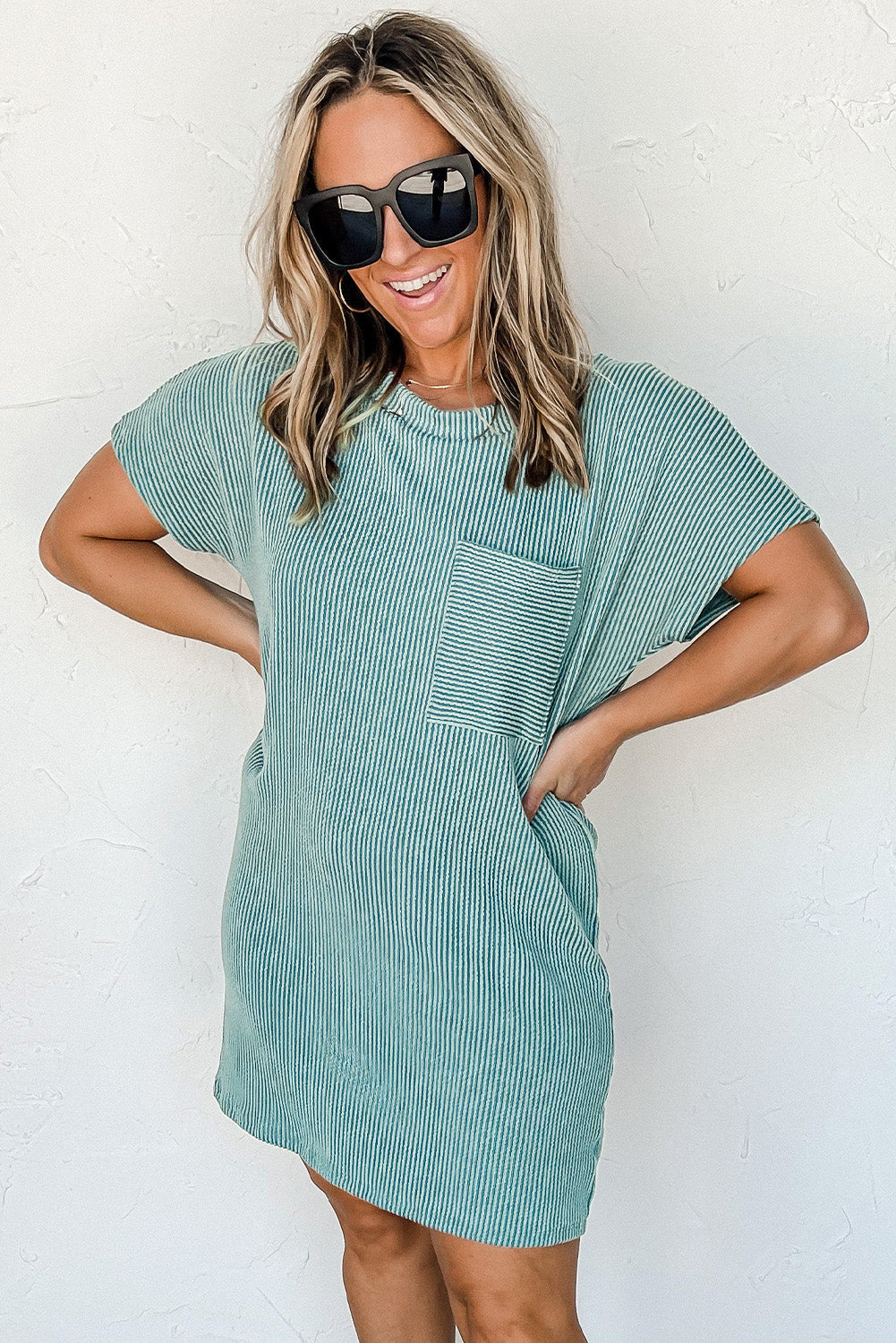 Vestido camisero de punto acanalado a rayas azules