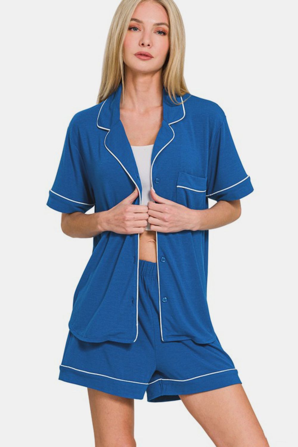 Conjunto de pijama de top de manga corta con botones y shorts Zenana