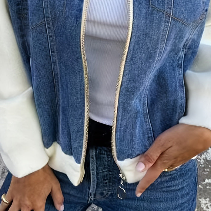 Chaqueta vaquera con cremallera y retales para mujer