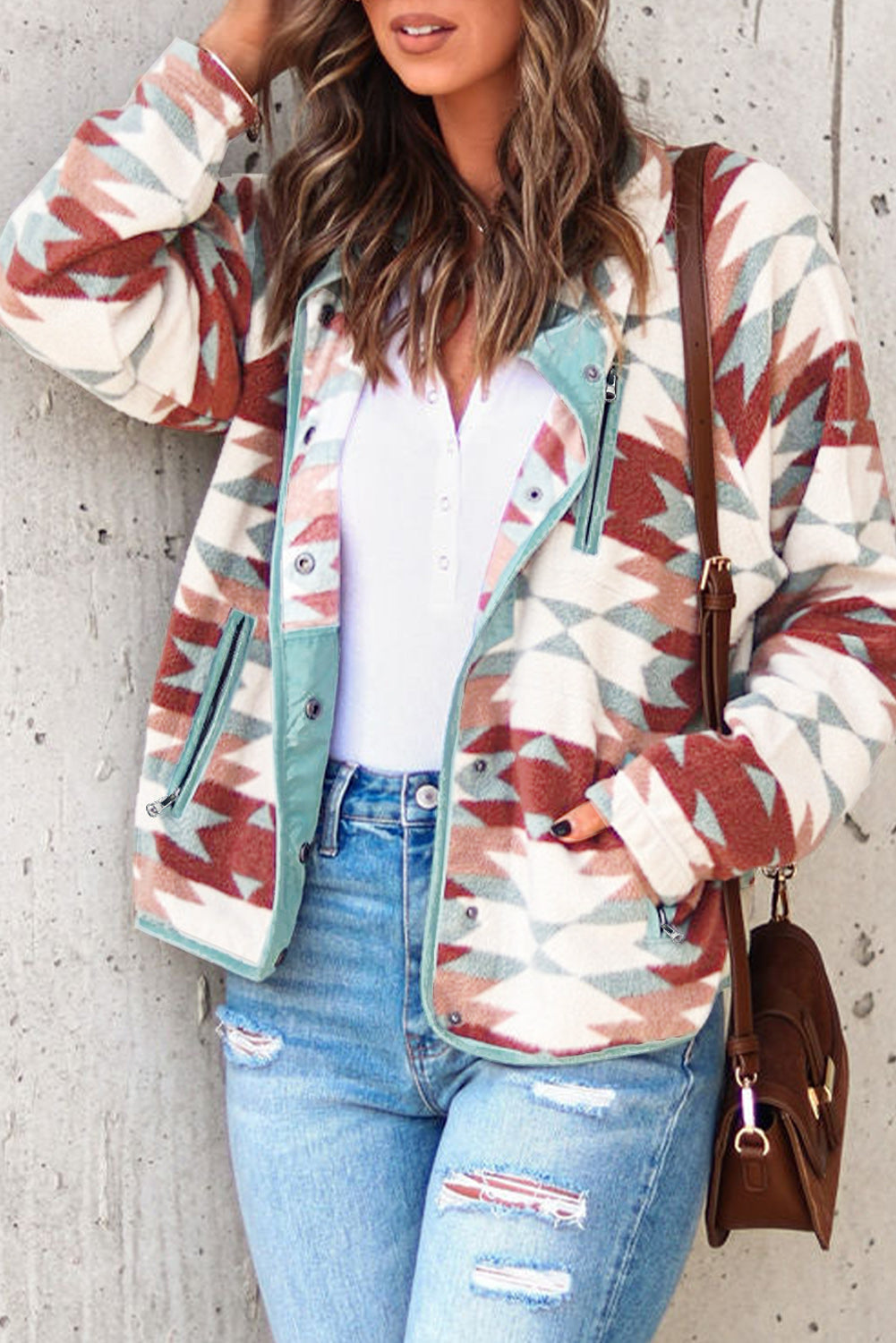 Chaqueta polar roja fuego con botones y bolsillos con cremallera estilo azteca occidental