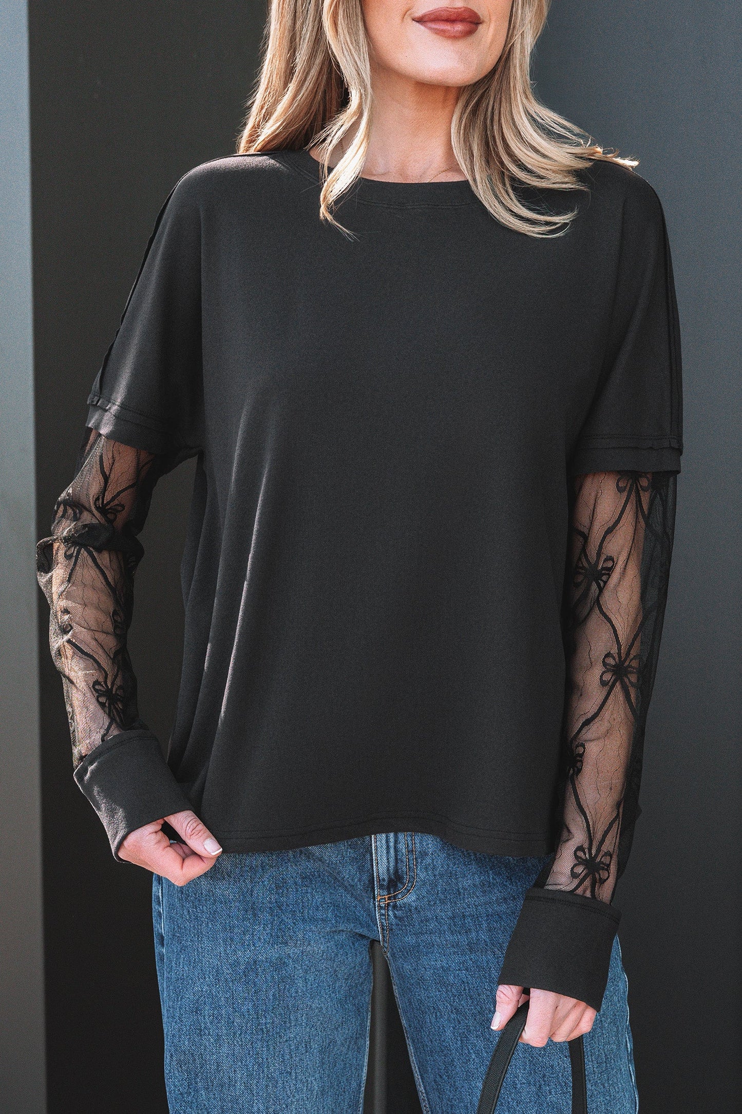 Camiseta de manga larga con retazos texturizados y lazo, color rosa claro liso