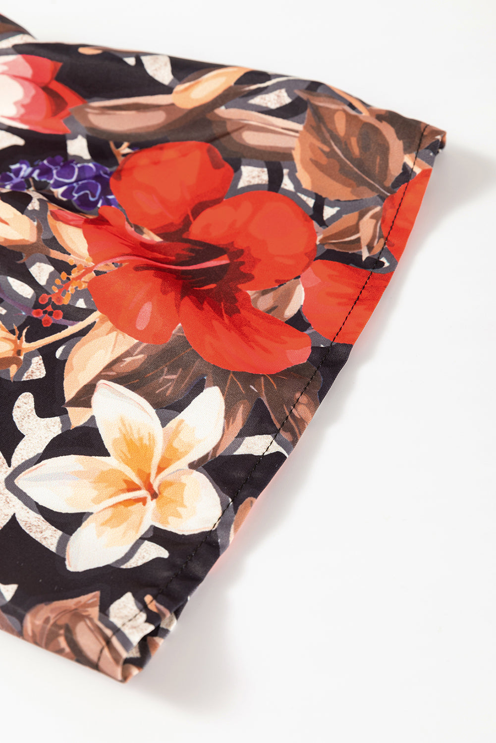 Vestido acampanado con estampado floral retro y cuello dividido
