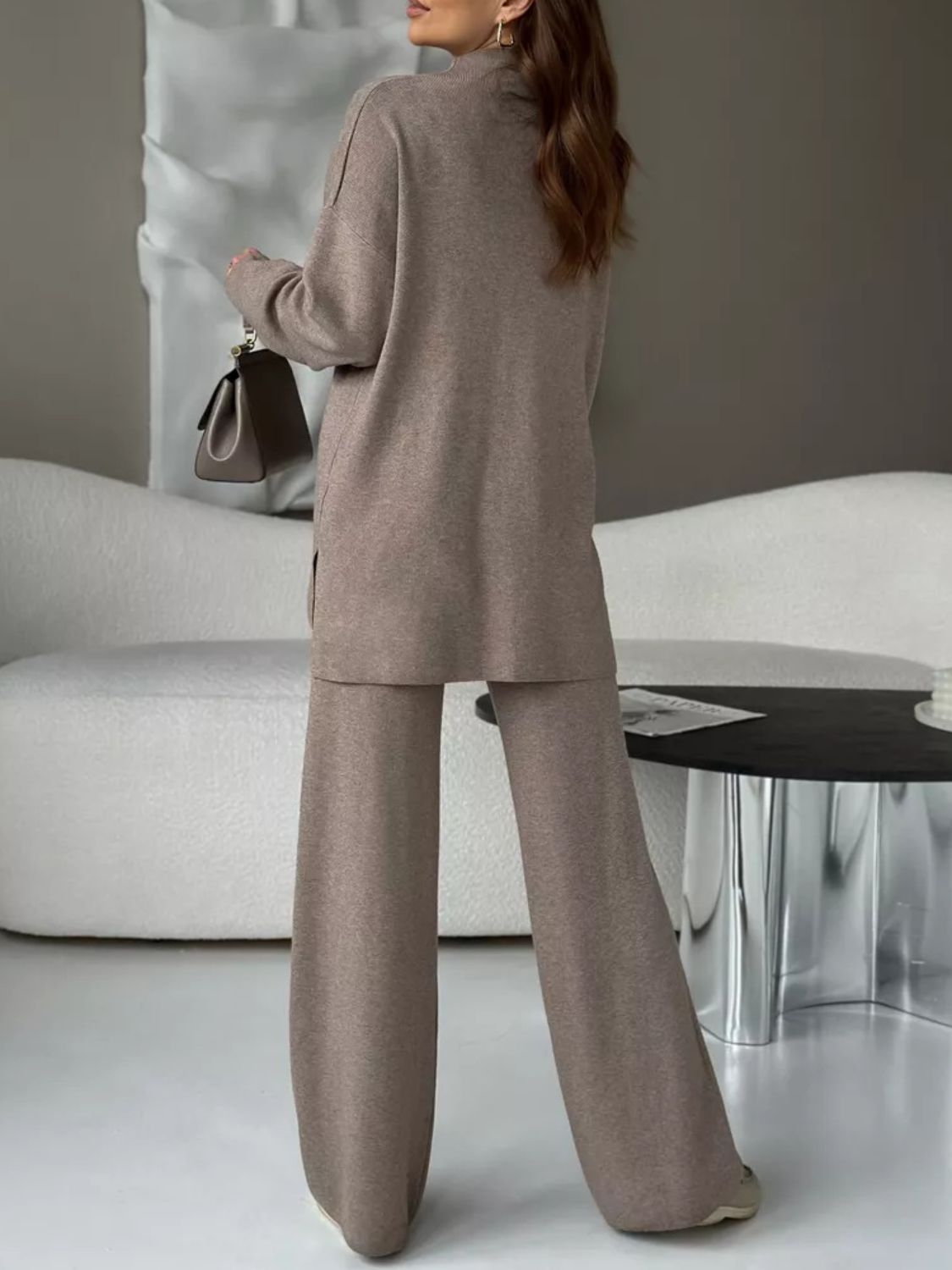 Conjunto de suéter de top de cuello simulado con aberturas y pantalón