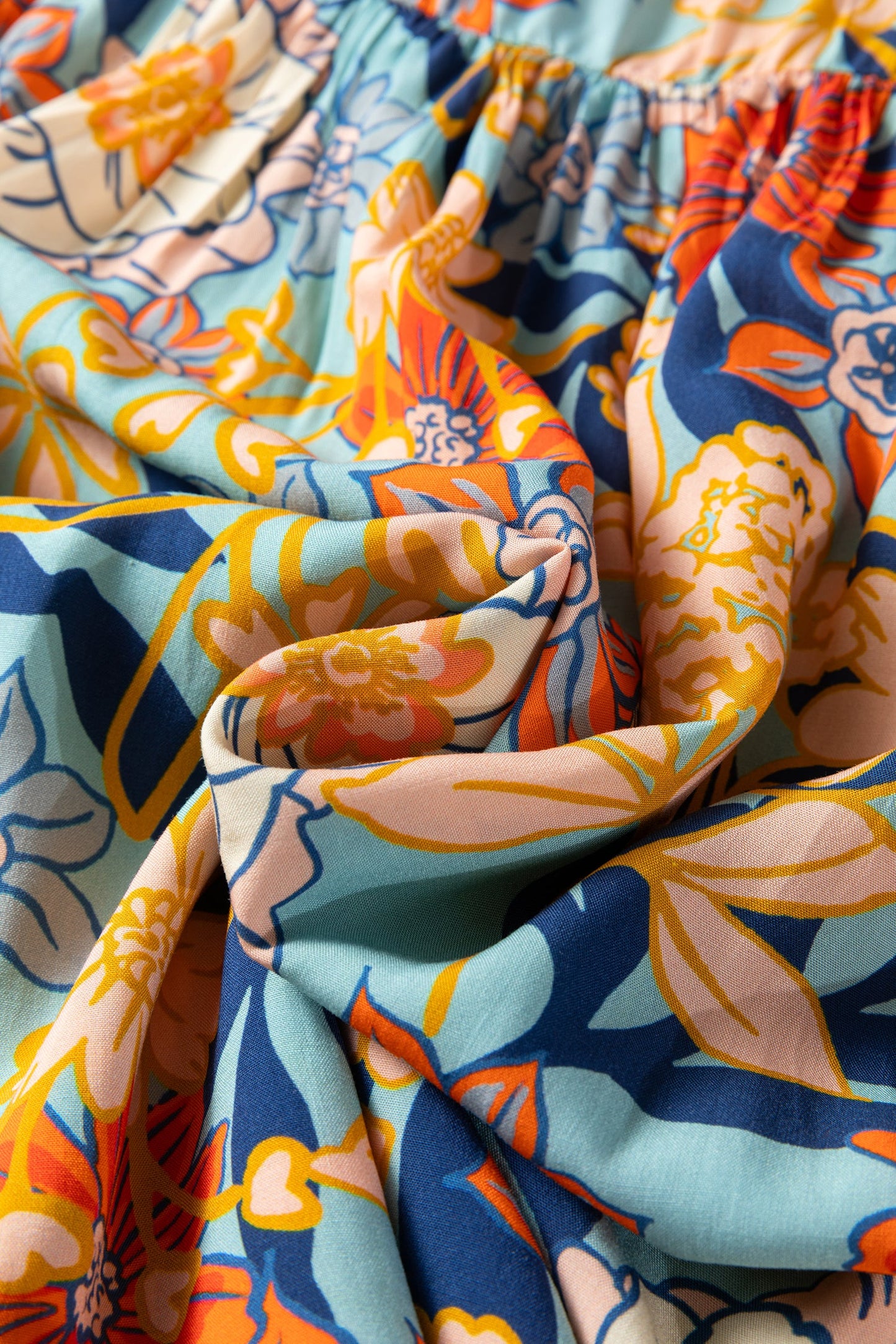 Vestido mini fluido floral con volantes y manga larga talla grande azul