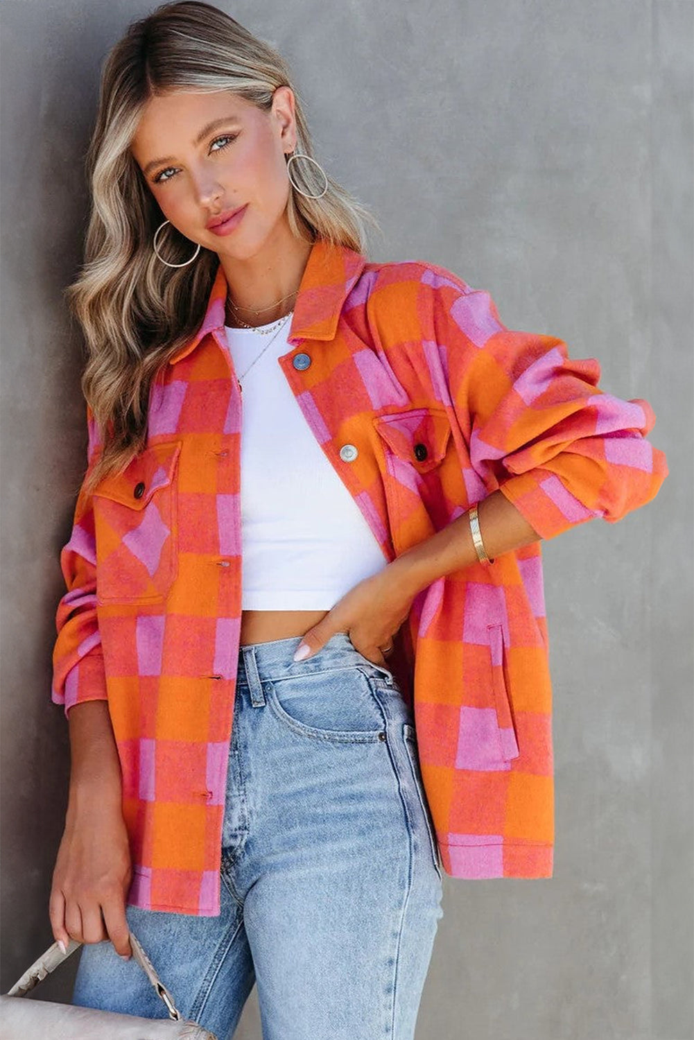 Chaqueta con cuello vuelto, bolsillos en el pecho y botones, a cuadros naranjas