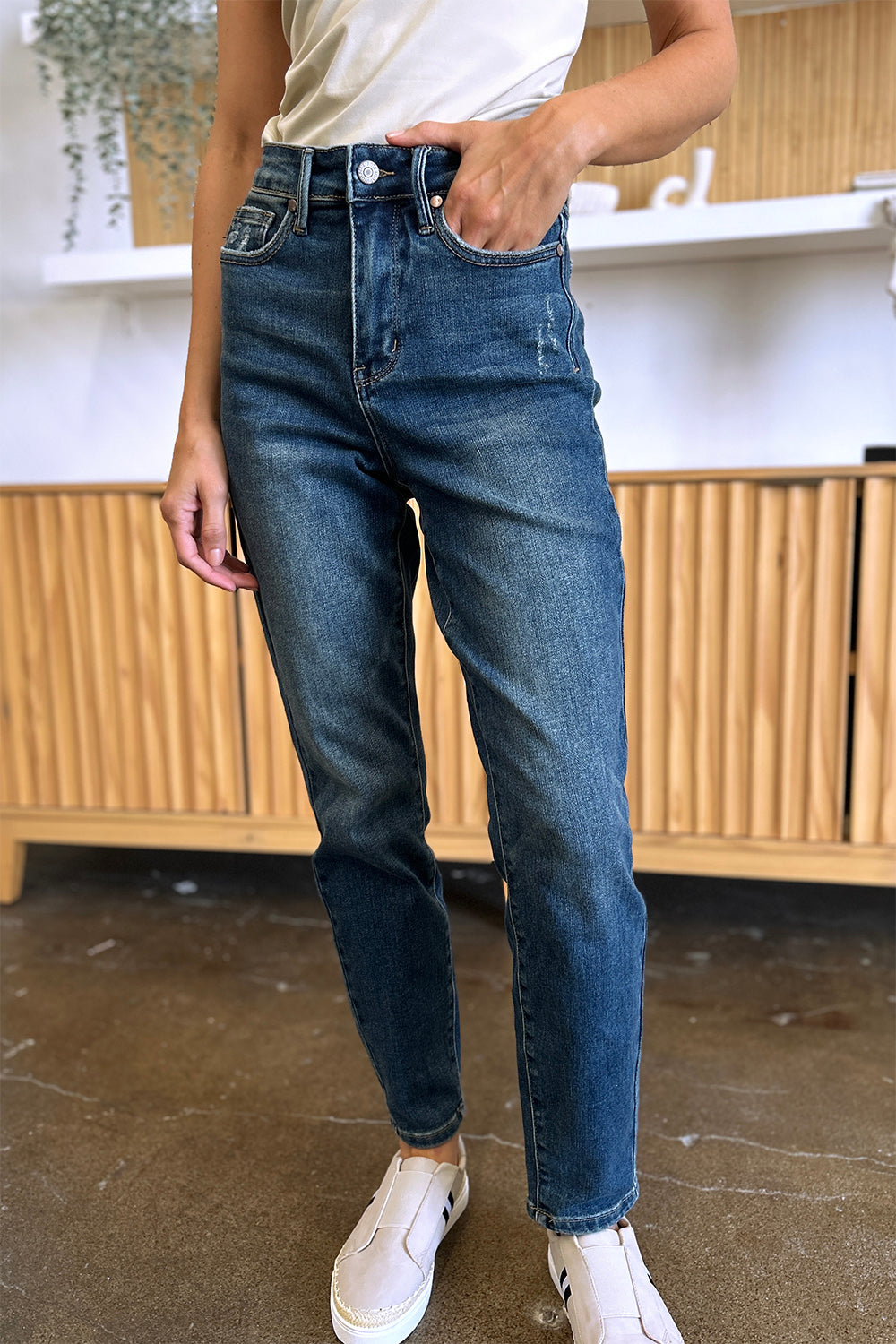Jeans ajustados de tiro alto con control de abdomen Judy Blue Full Size