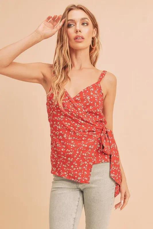 Chaquetas Trendsi Aemi + Co Top de tirantes con estampado floral pequeño - Rojo - Mediano