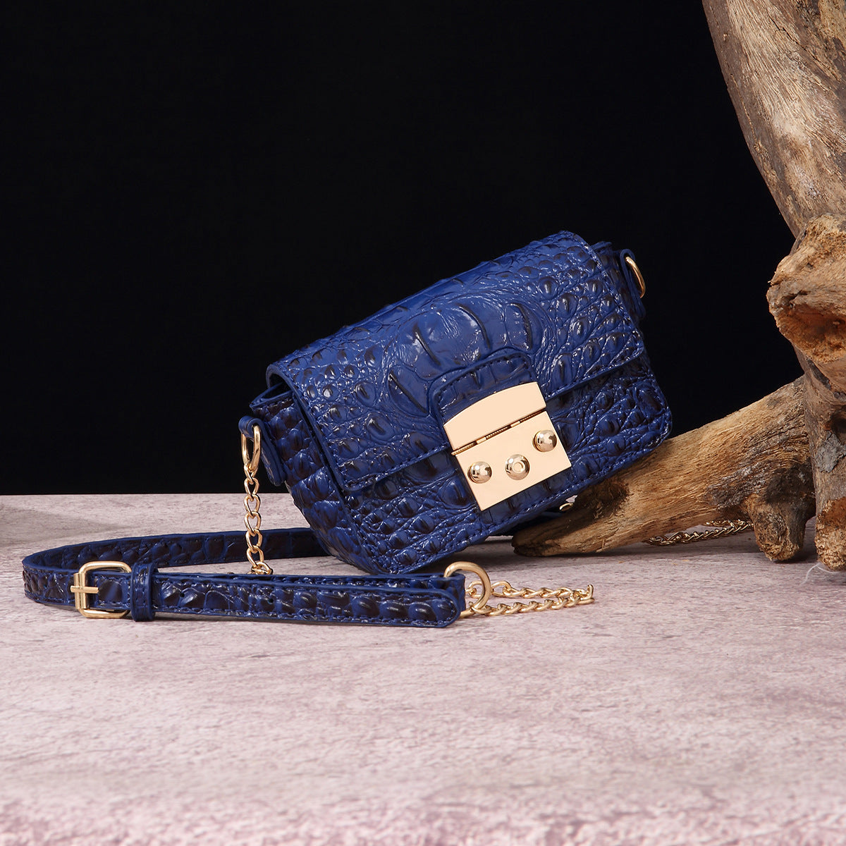 Women's Retro Crocodile-Embossed Crossbody Bag
