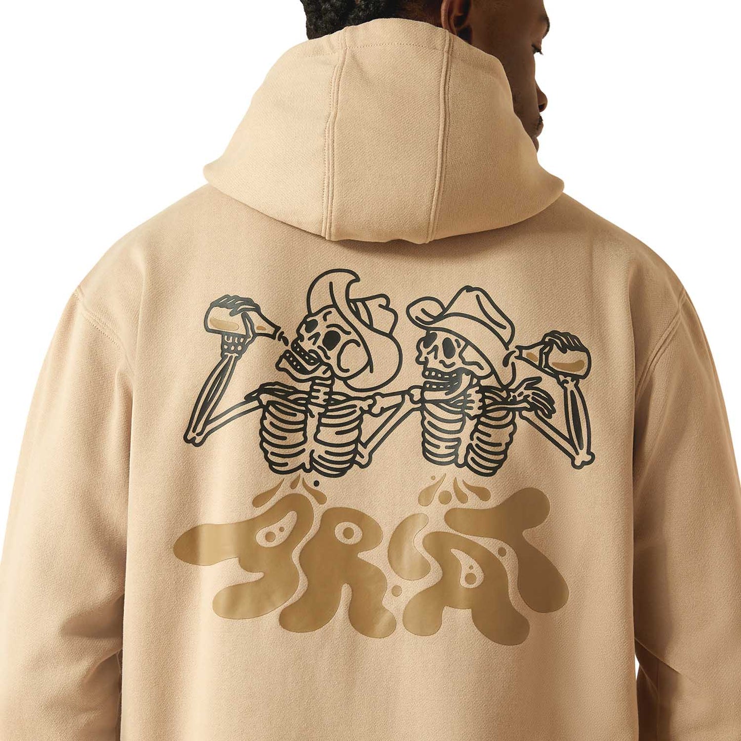 Sudadera con Capucha Gráfica para Hombre Ariat Drinking Buddies – Ajuste Relajado de Forro Polar Cepillado