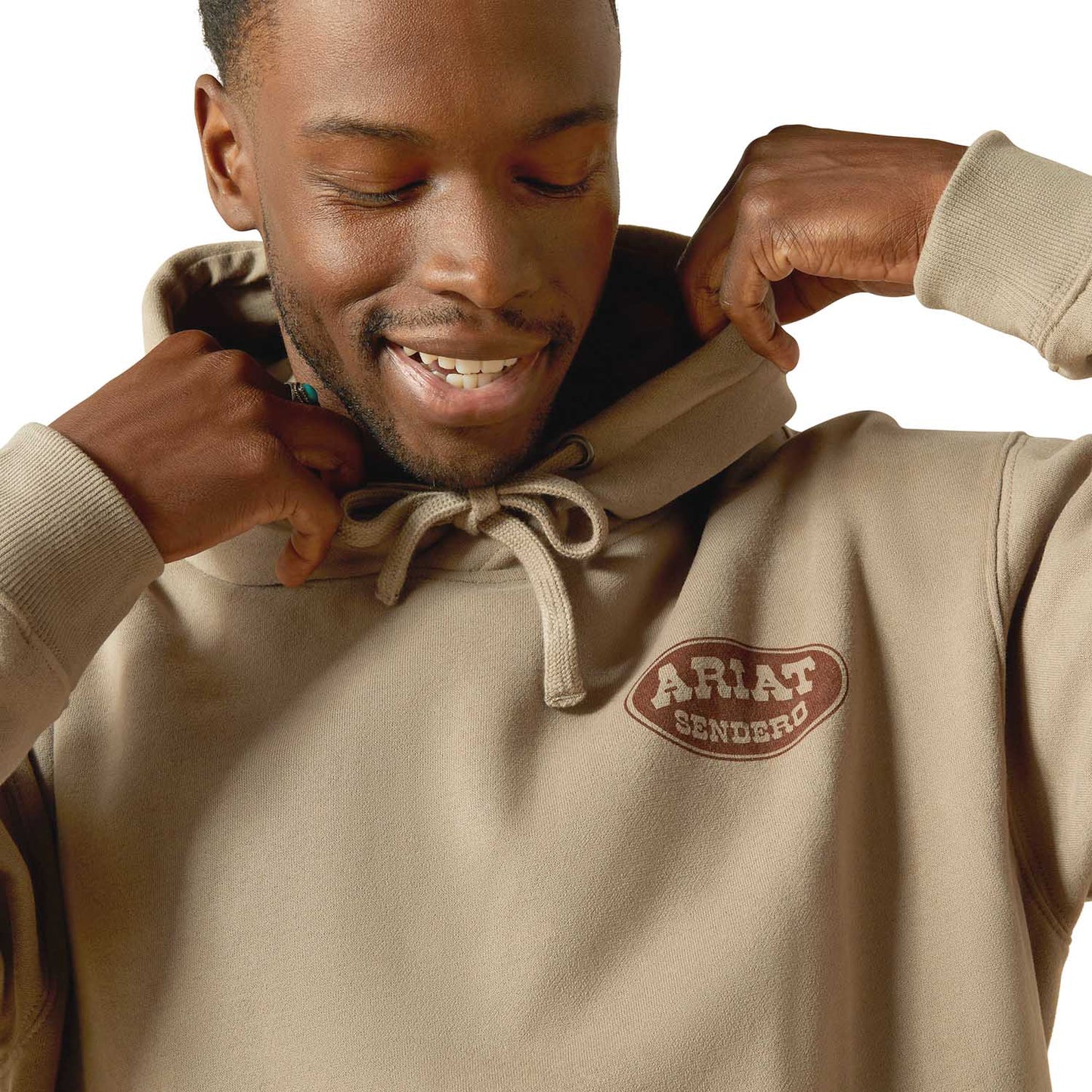 Sudadera con capucha gráfica Ariat para hombre modelo Sendero "Slow Horses" – Forro polar cepillado de ajuste relajado