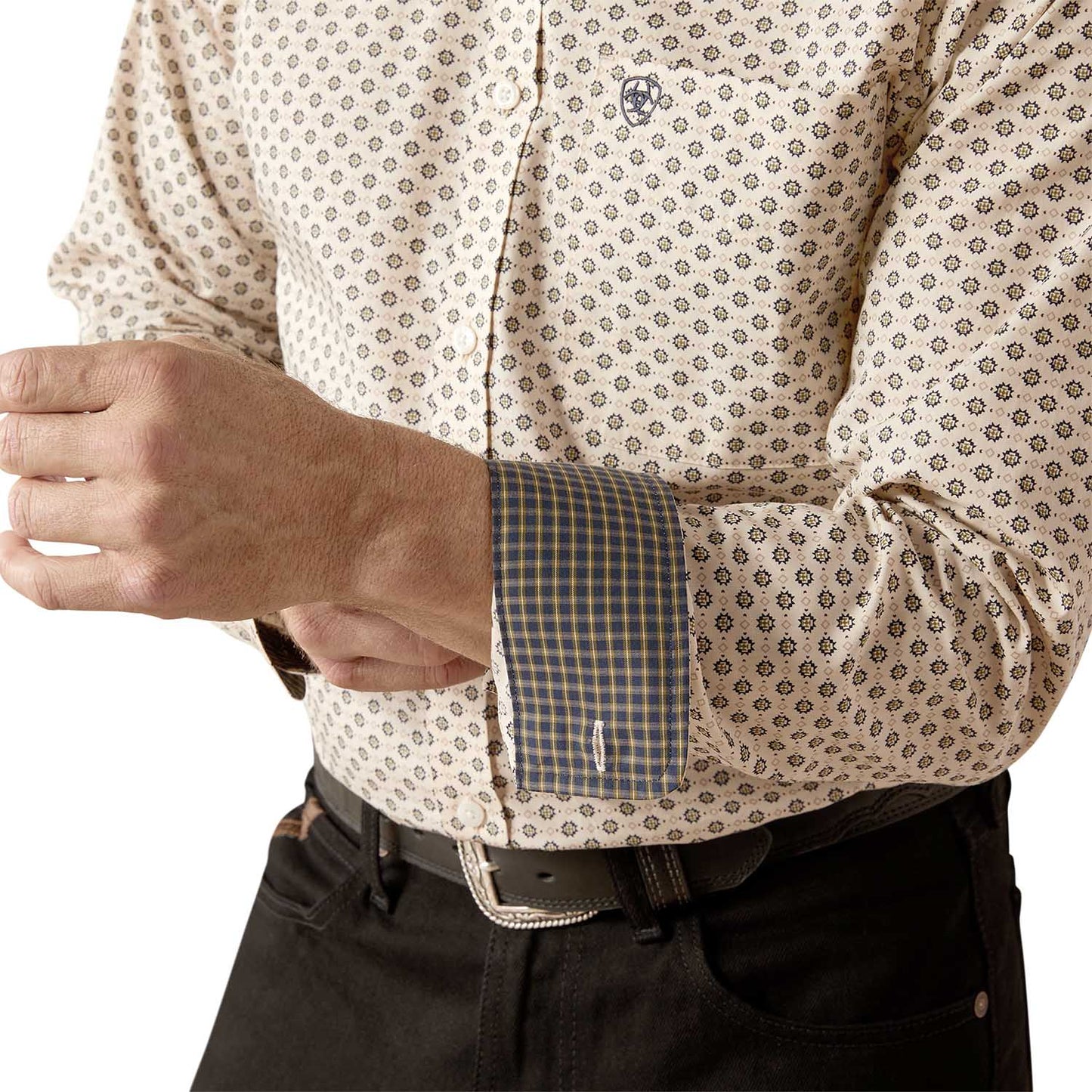 Camisa ajustada de manga larga sin arrugas Fraiser Ariat para hombre