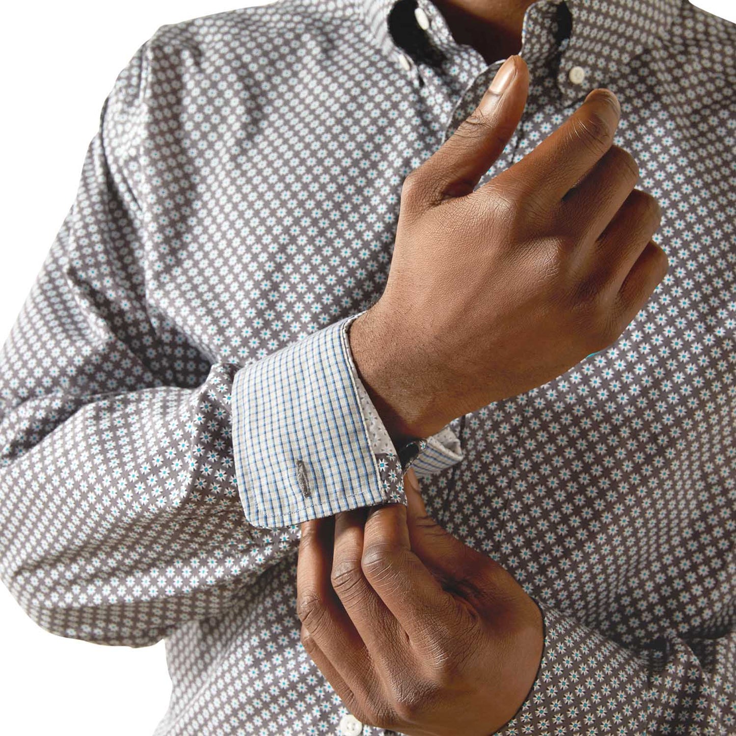 Camisa Ariat de manga larga para hombre, corte clásico, sin arrugas