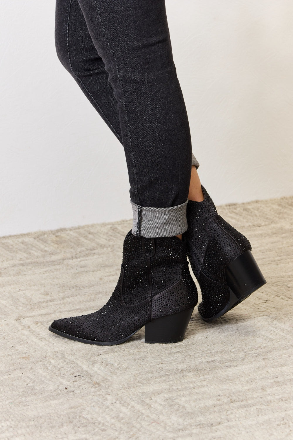 Botas Cowboy con Pedrería hasta el Tobillo East Lion Corp