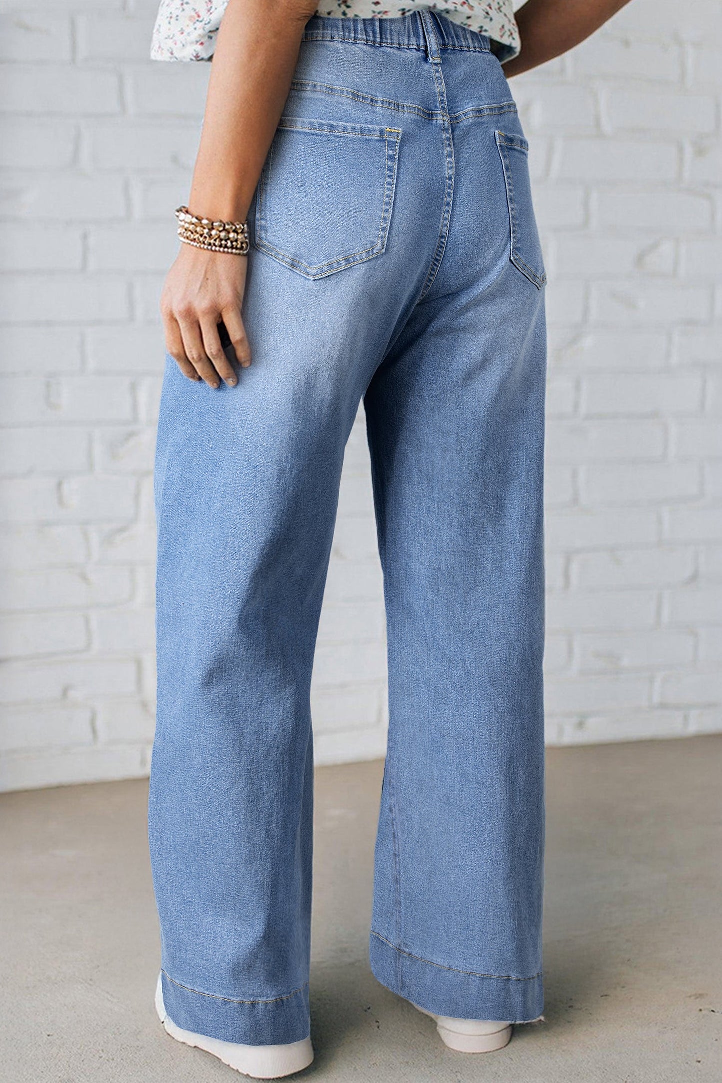 Vaqueros plus size de lavado ácido azul claro con cordones de contraste