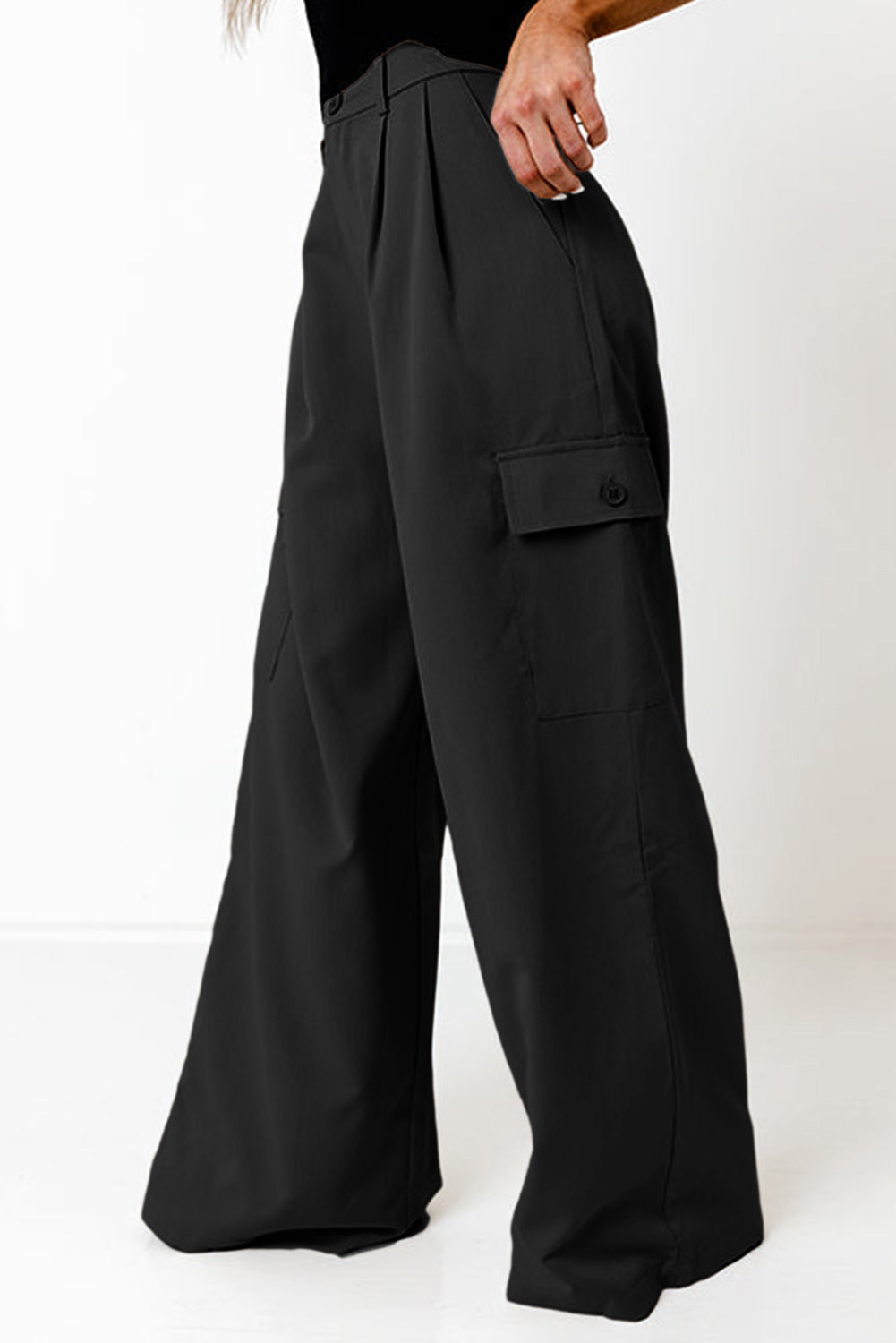 Pantalones fruncidos de pierna ancha con bolsillos