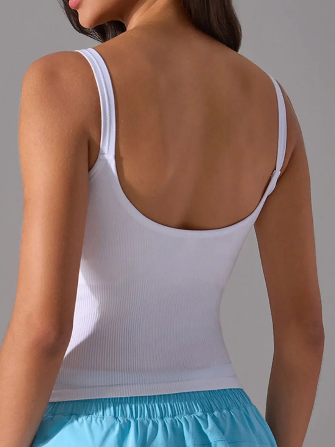 Top Deportivo Escotado con Almohadillas Desmontables