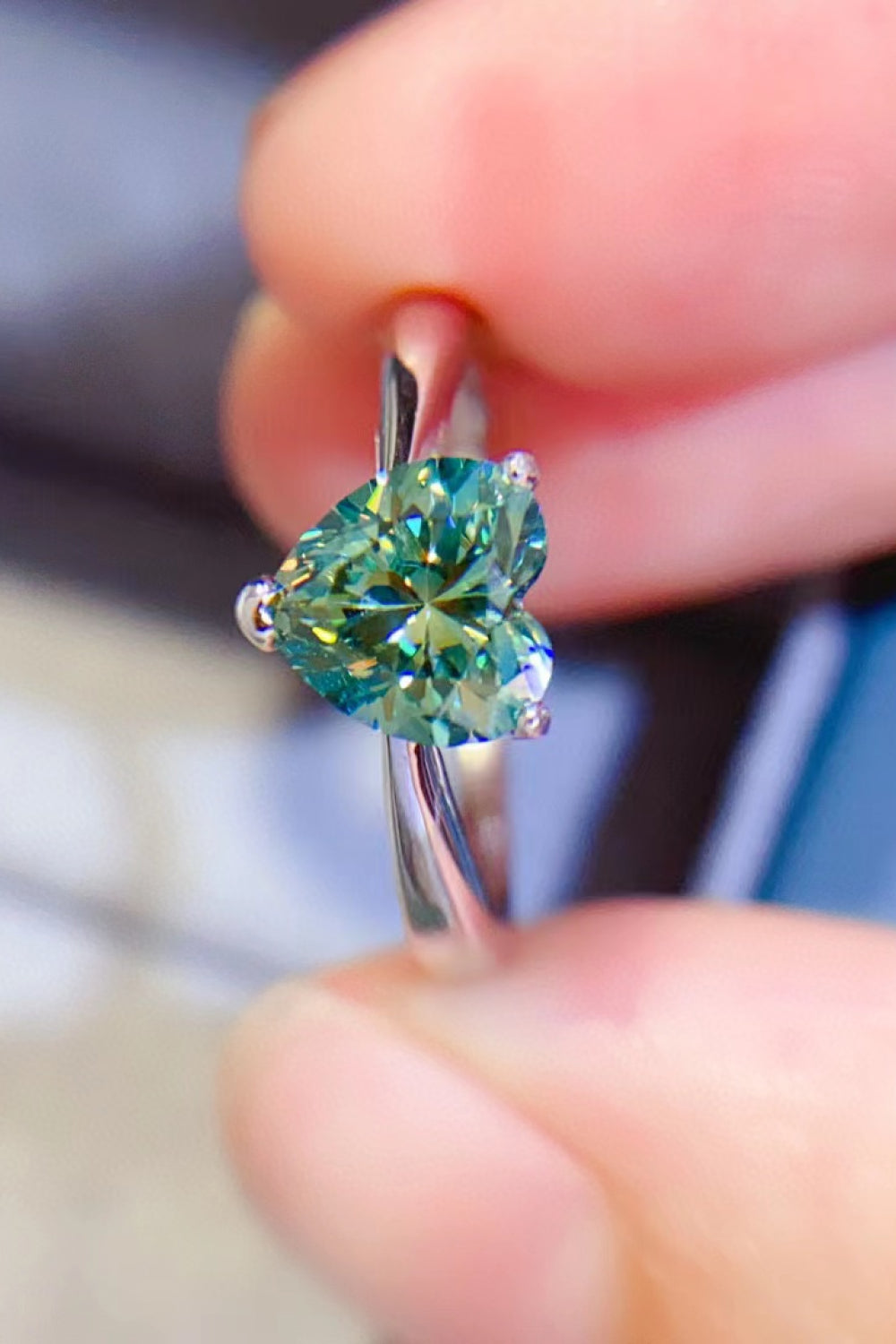 Anillo de Plata de Ley 925 con Corazón de Moissanita de 1 Quilate