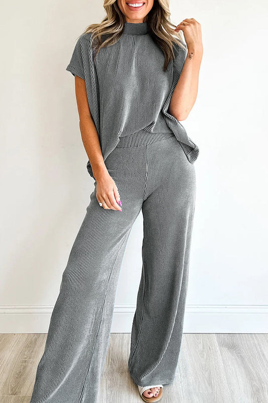Conjunto de camiseta suelta de cuello alto de canalé trenzado gris oscuro y pantalón suelto de talle alto elástico