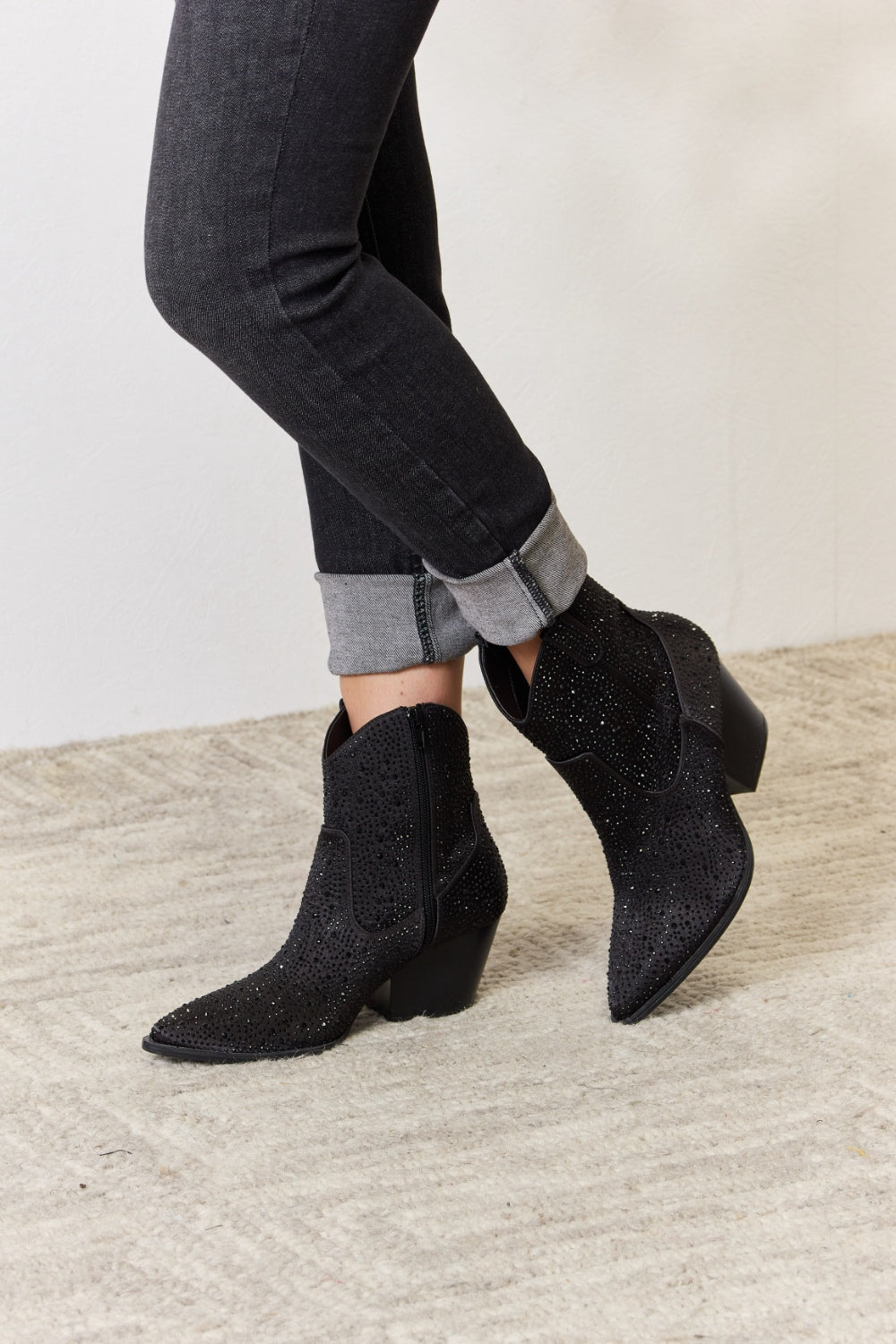 Botas Cowboy con Pedrería hasta el Tobillo East Lion Corp
