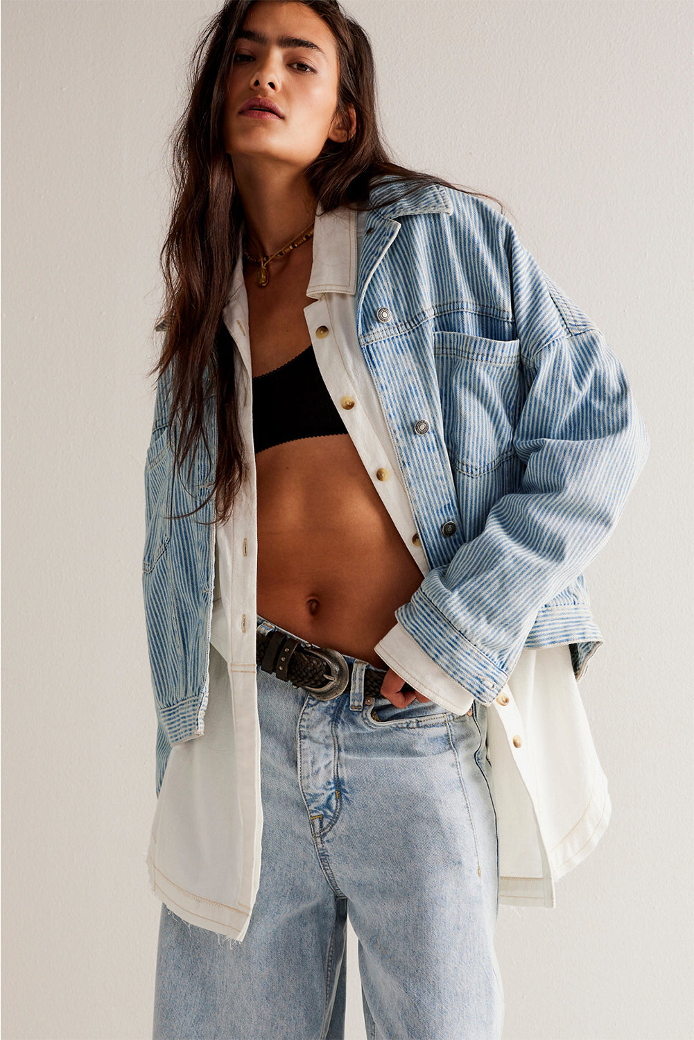 Chaqueta vaquera oversize con bolsillo, lavada a la piedra, a rayas azules