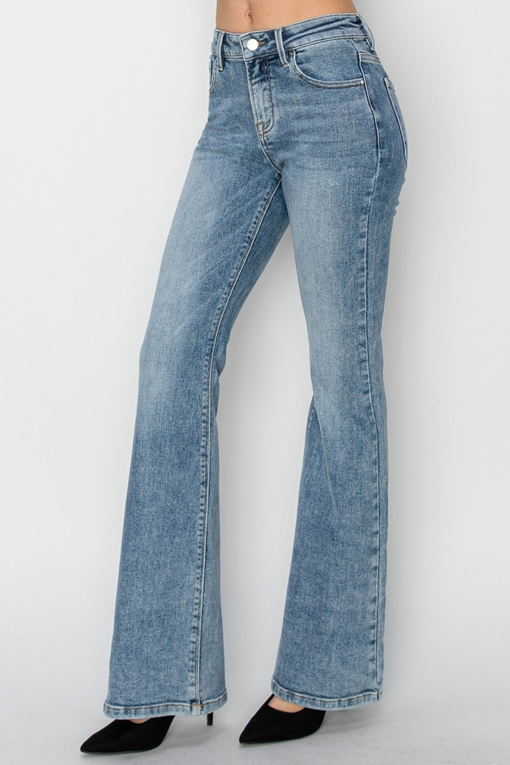 Jeans acampanados de tiro medio talla grande RISEN