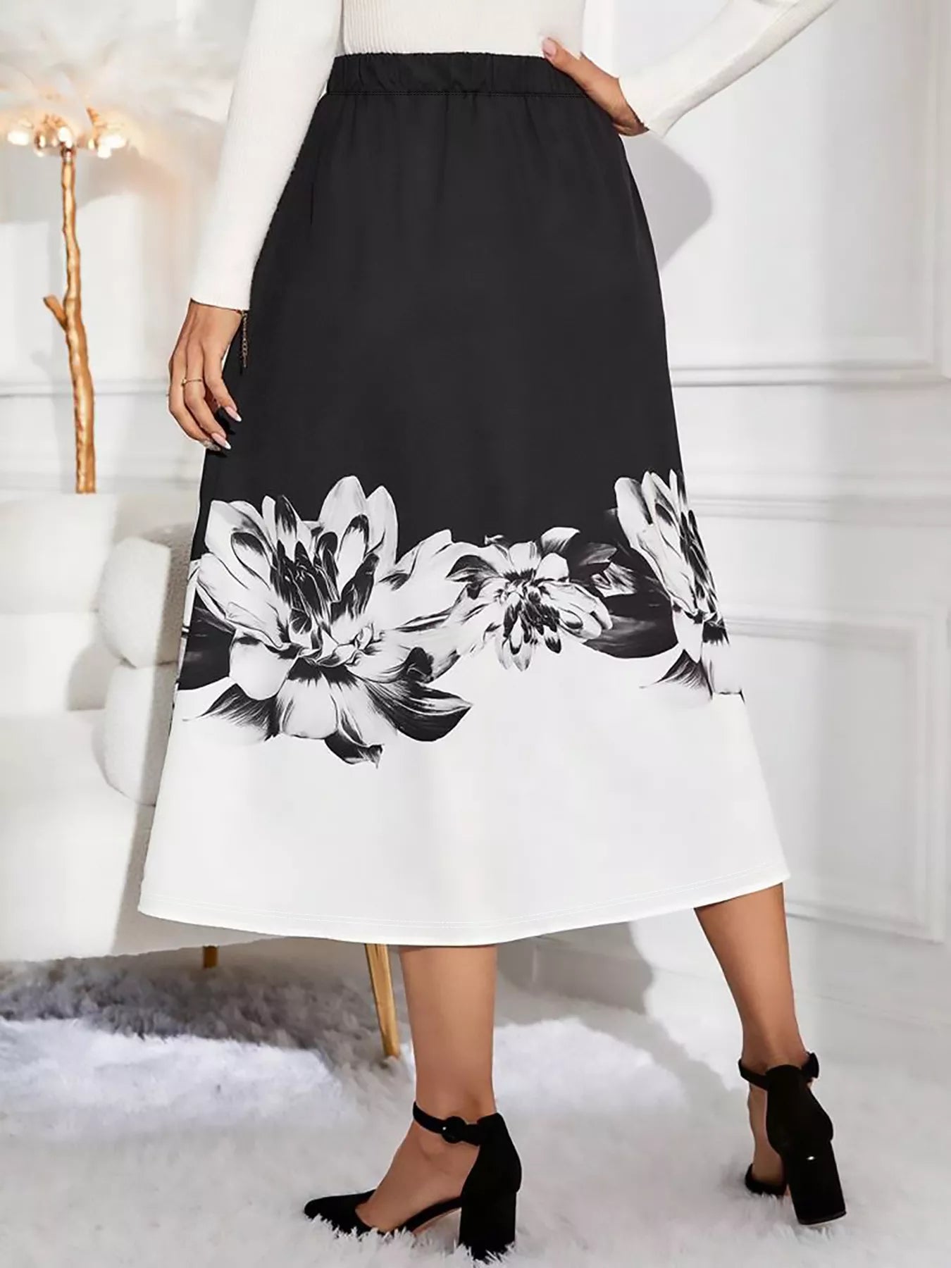 Falda Midi Evasé con Estampado Floral Ver tabla de tallas en "más detalles"