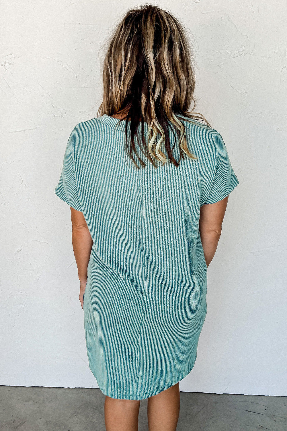 Vestido camisero de punto acanalado a rayas azules