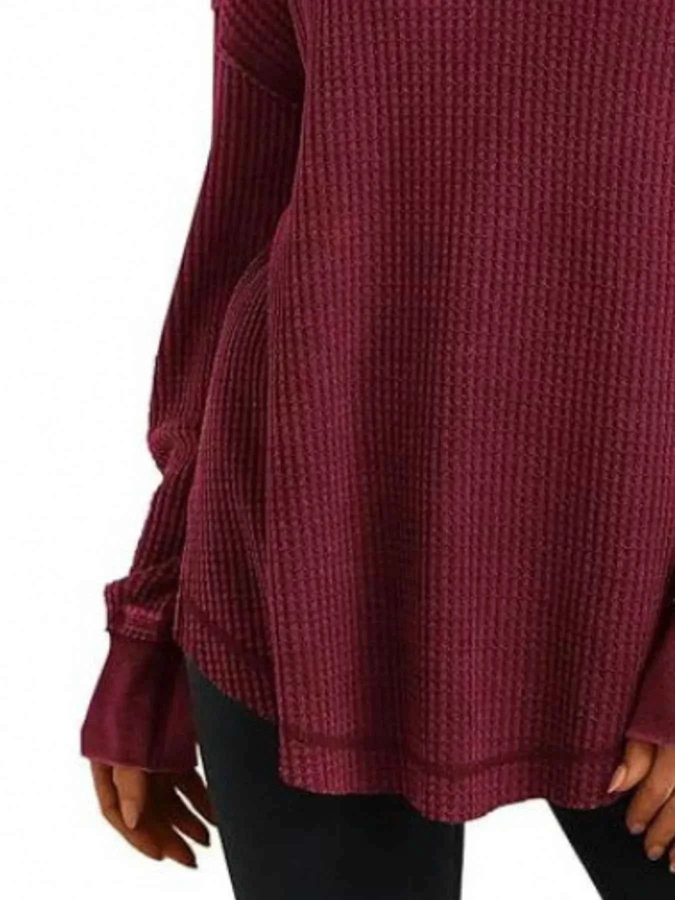 Camiseta de manga larga con aberturas y muescas