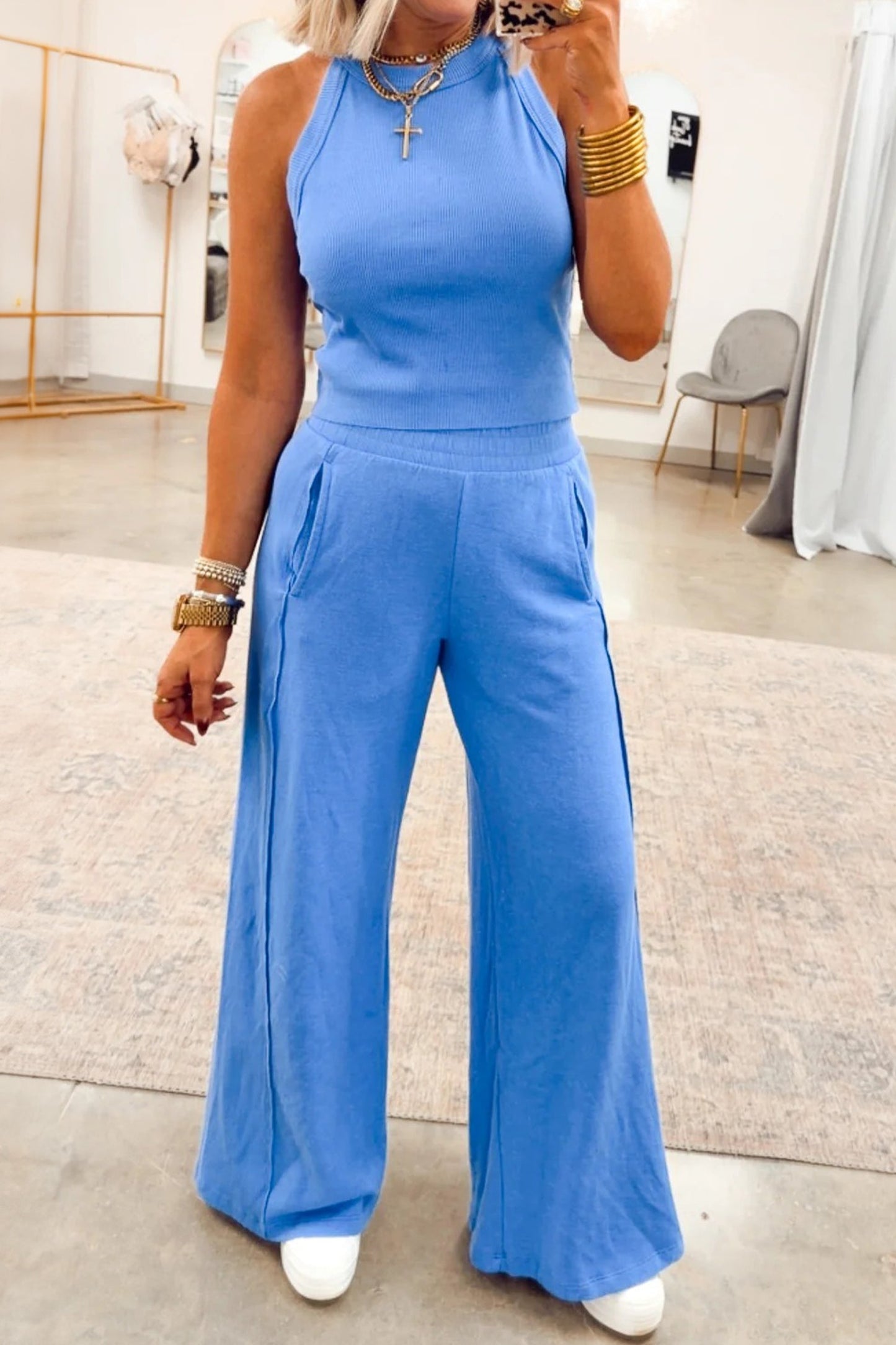 Conjunto de top sin mangas de canalé y pantalones de chándal de color rosa palo