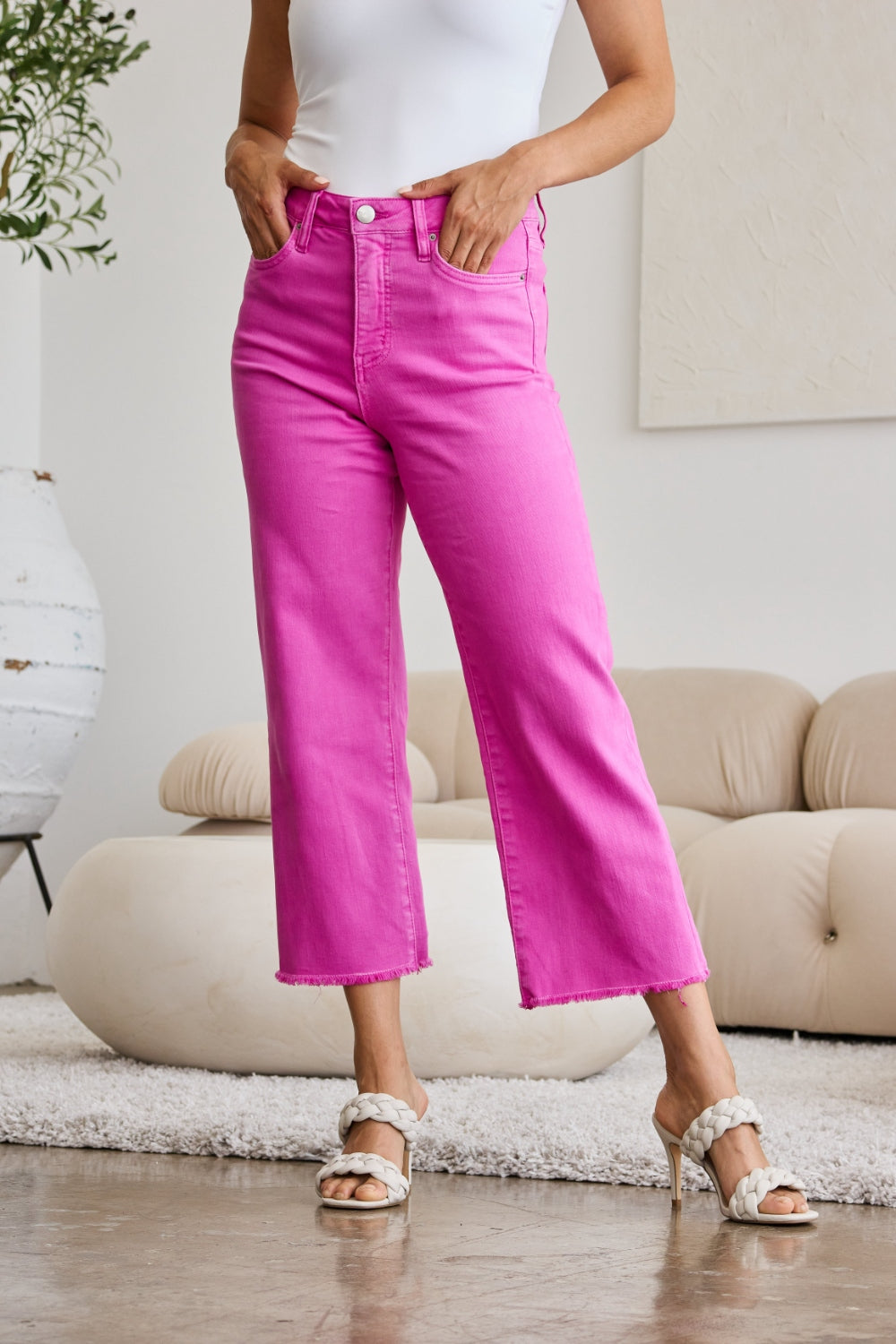 RFM Crop Chloe Jeans Talle Alto con Control de Abdomen y Bajo Deshilachado