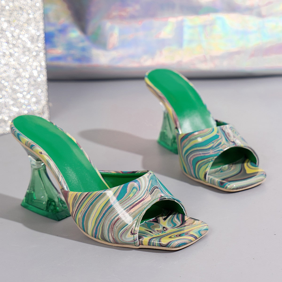 Sandalias de tacón medio peep toe en contraste
