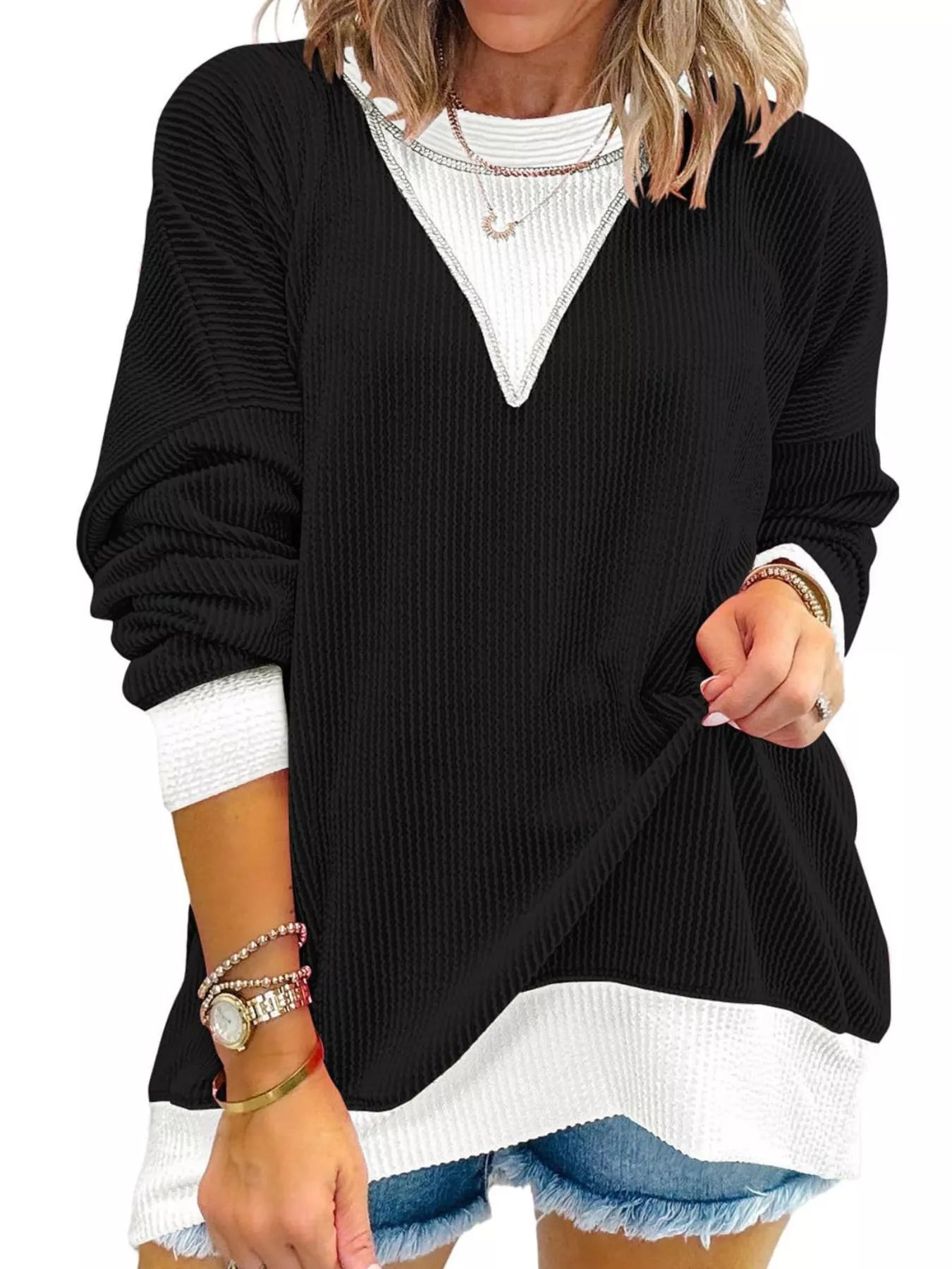 Sudadera de hombros caídos en contraste