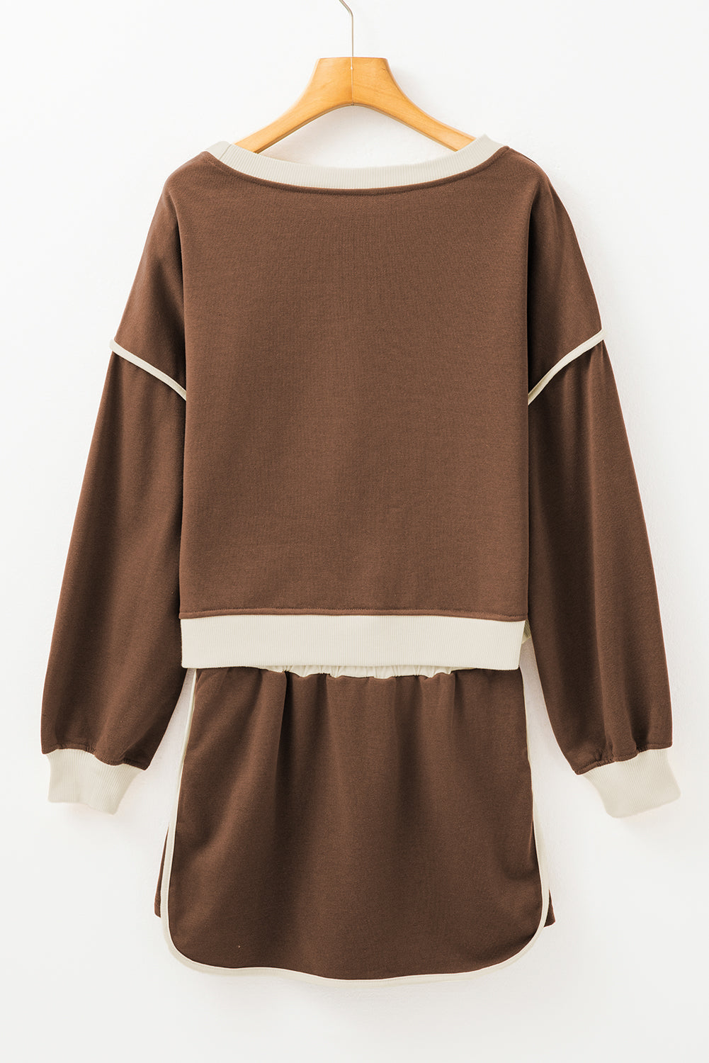 Conjunto de jersey suelto con ribete en contraste Evergreen y skort con cordones en la cintura
