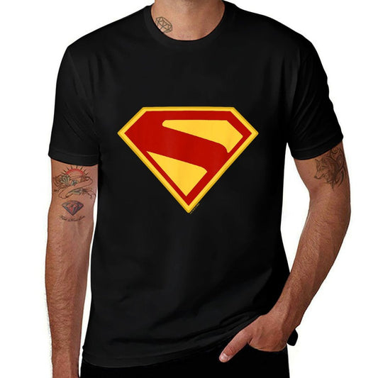 Camiseta entallada con el escudo de SUPERMAN (película de 2025)
