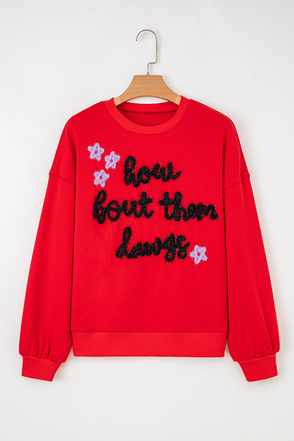 Sudadera de Manga Globo con Letras Bordadas "How Bout Them Dawgs" en Rojo Fuego