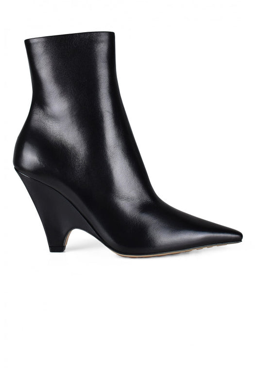 Bottega Veneta Women Punta Boots
