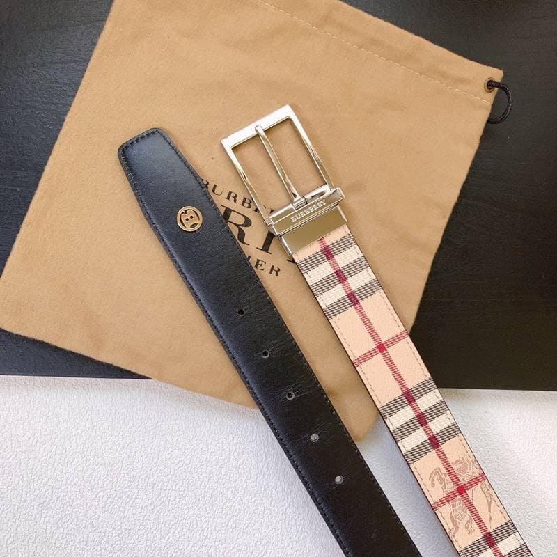 Burberry Leather Vintage Belt