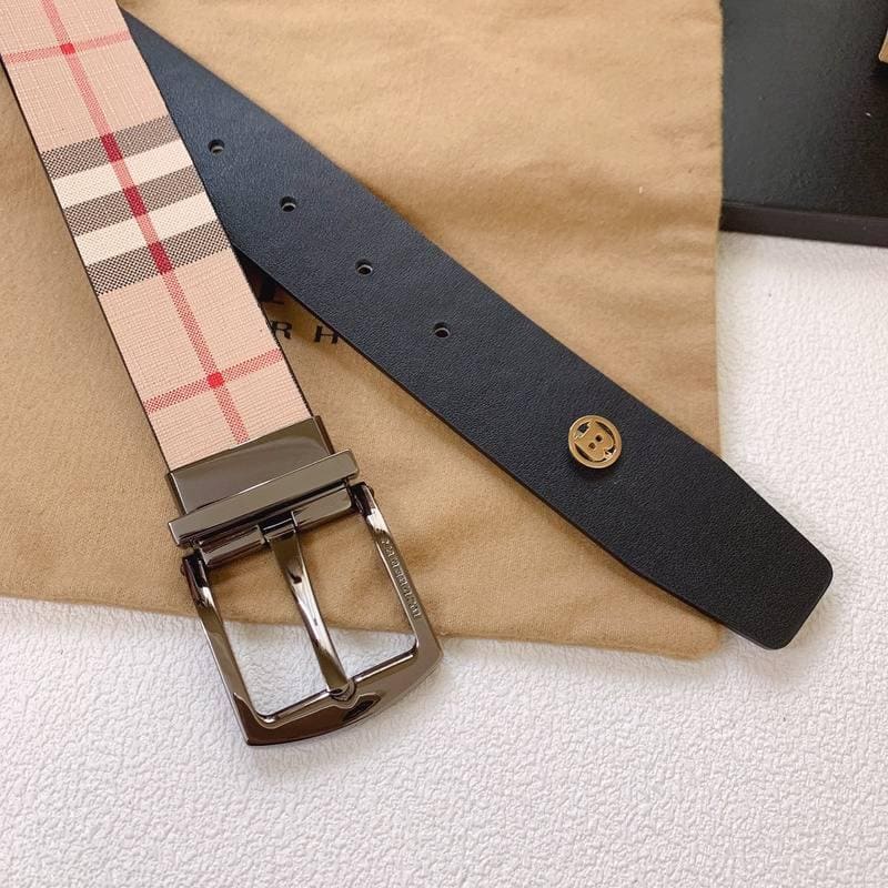 Burberry Leather Vintage Belt