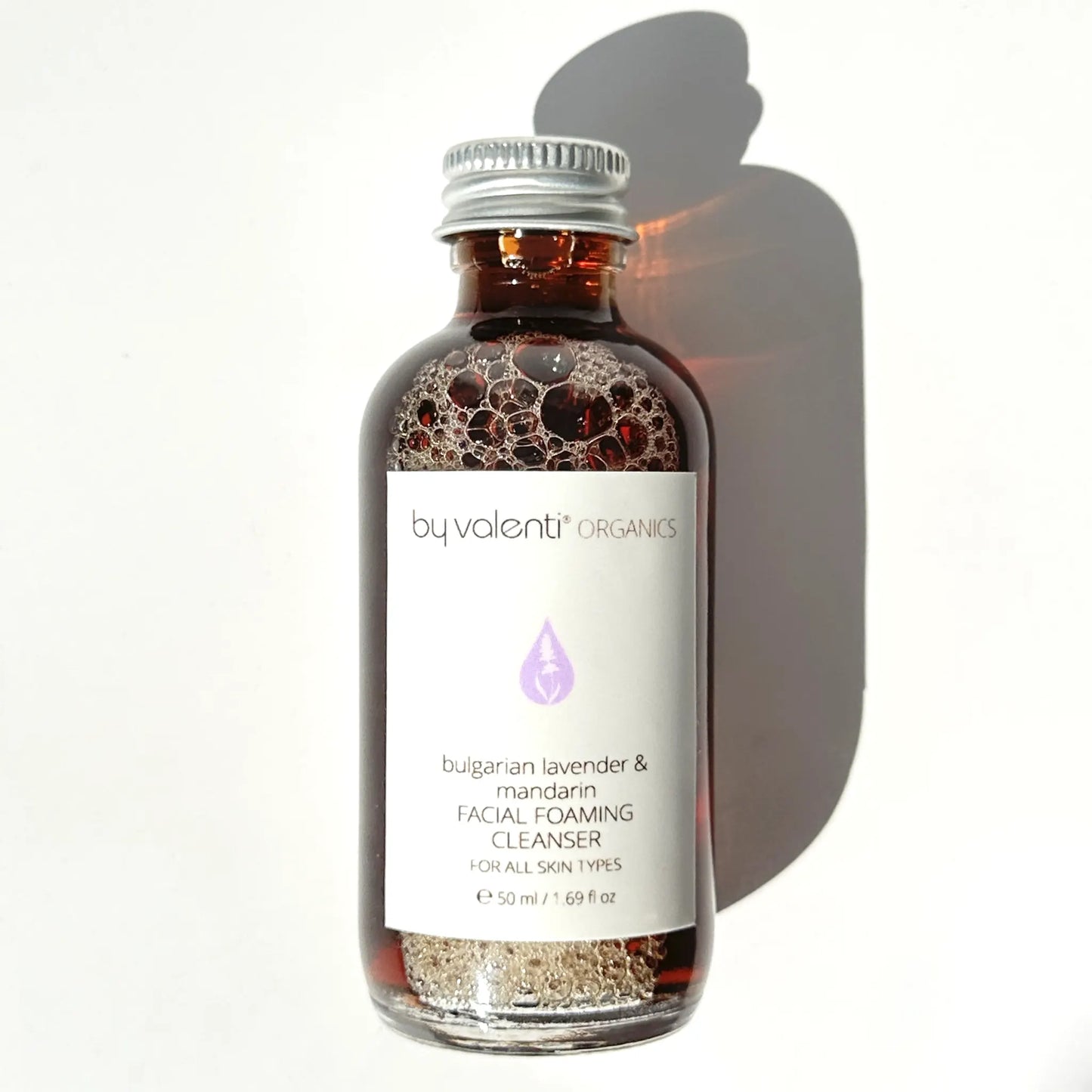Limpiador facial espumoso de lavanda búlgara y mandarina con aceite de almendras dulces + extracto de lavanda