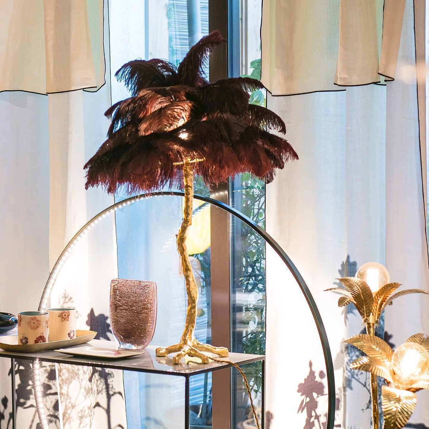 Lámpara de Mesa con Plumas de Avestruz