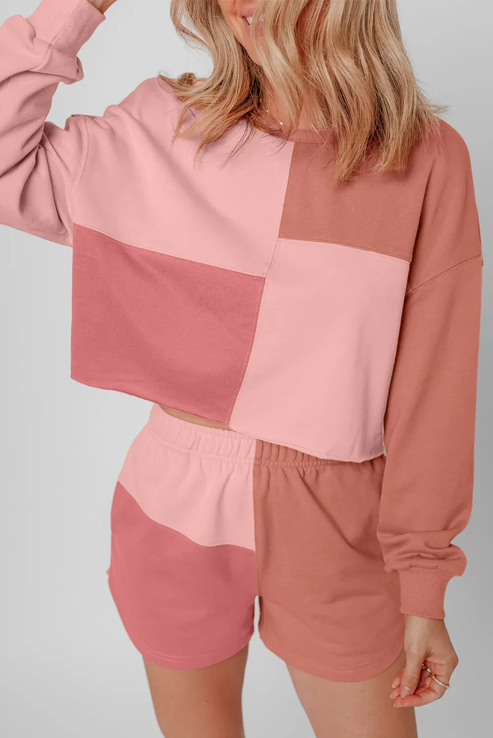 ChicStyle Color Block Round Neck Top and Shorts Set – Stylish Two-Piece Outfit