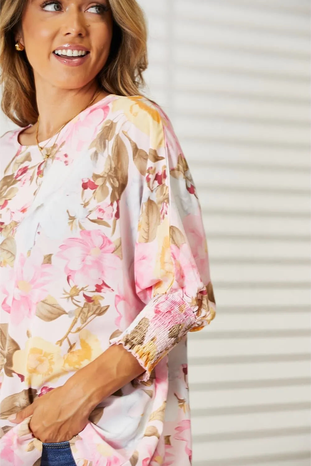 Top de cuello redondo con manga tres cuartos y estampado floral de Double Take