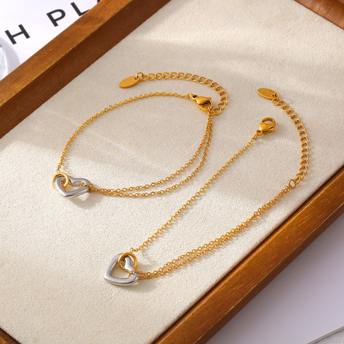 Pulsera de corazón chapada en oro de 18 quilates