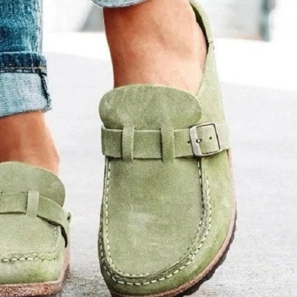 Mocasines con hebilla de tacón bajo y punta redonda