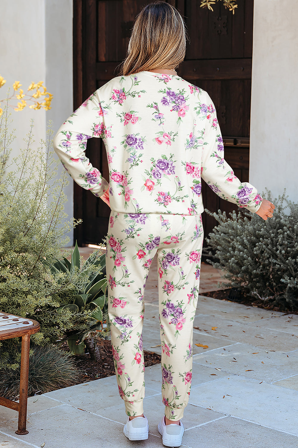 Conjunto de pantalón largo con cordón y sudadera con estampado floral de albaricoque